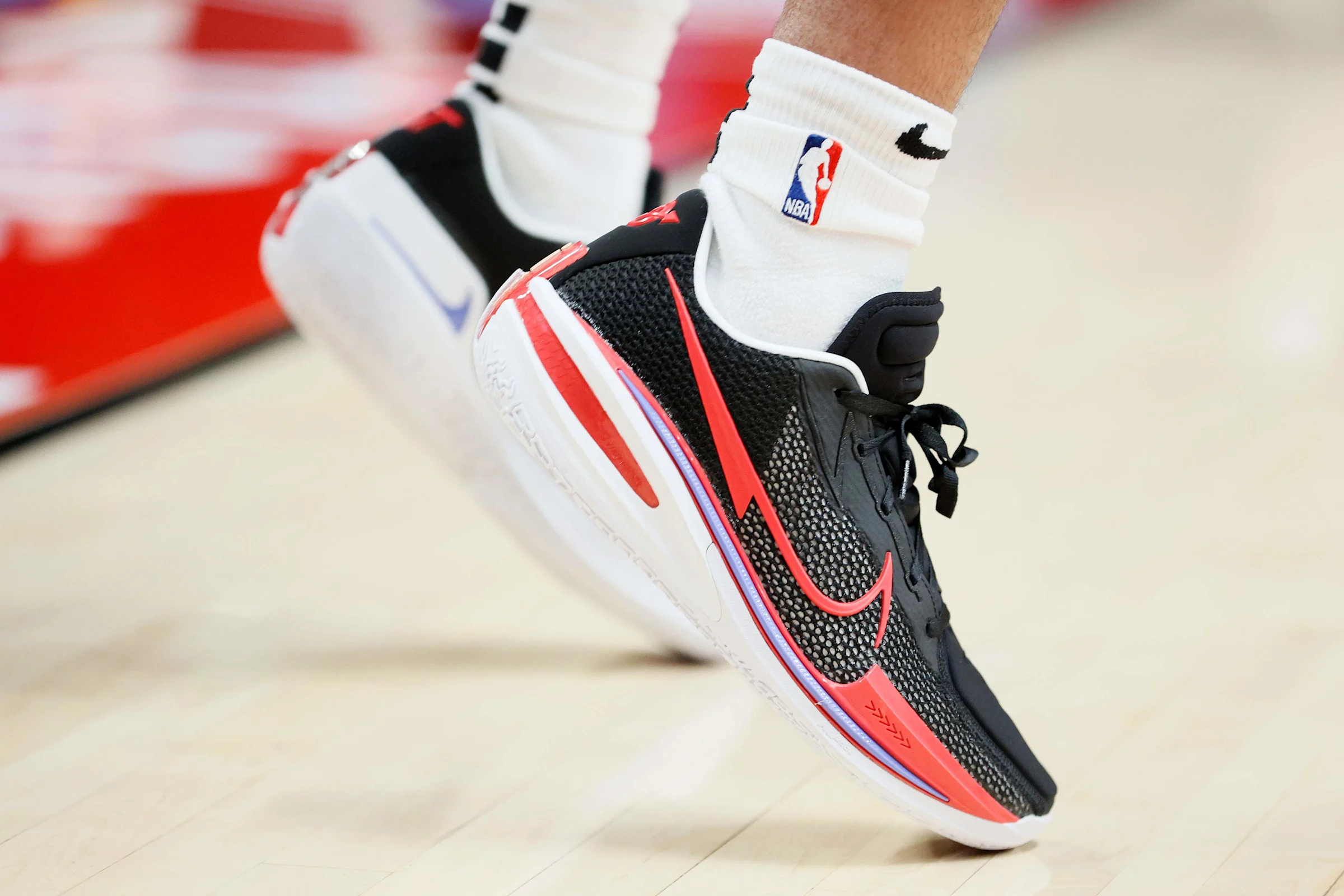 anfernee simons - ilustrasi berita Orlando Magic Didorong Menyasar Anfernee Simons di Bursa Bebas NBA