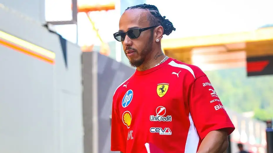 cedera leher - ilustrasi berita Lewis Hamilton Ungkap Cedera Leher Serius Usai Kecelakaan pada Sesi Uji Coba