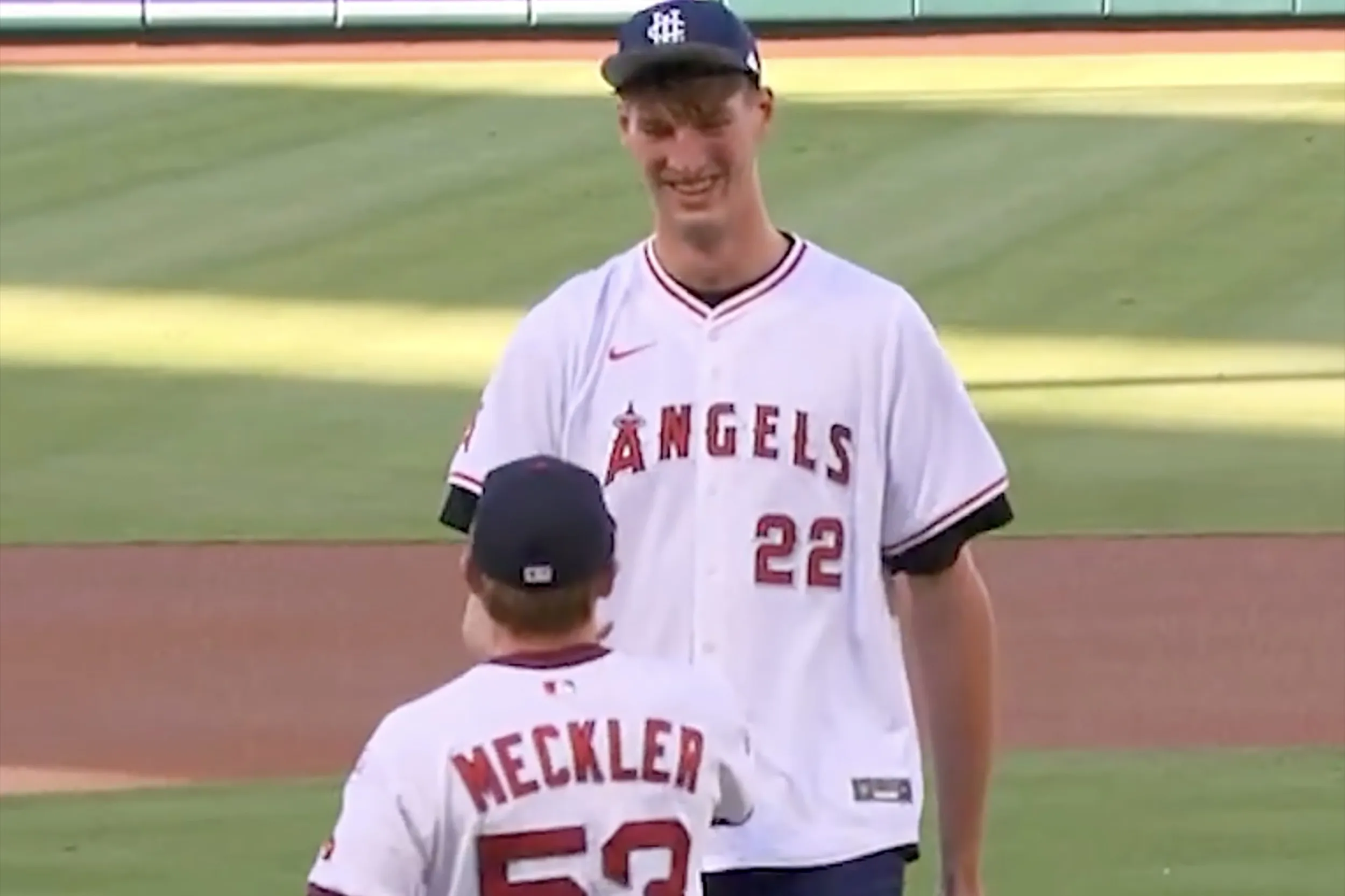 olivier rioux - ilustrasi berita Olivier Rioux Ungkap Kisah Lucu soal Shaquille O’Neal Usai Melempar First Pitch