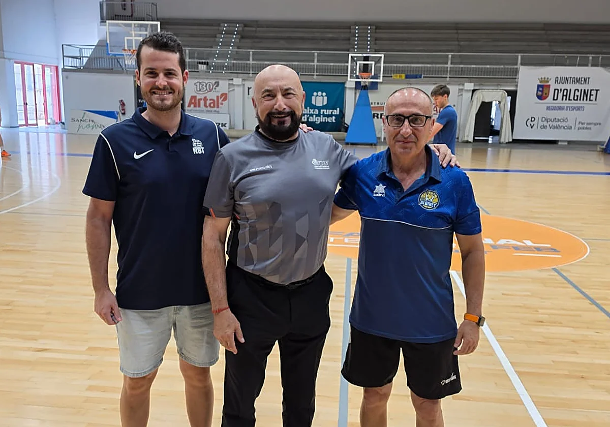 wasit basket - ilustrasi berita Juan Manuel Carbó: Lima Dekade di Lapangan sebagai Wasit Basket